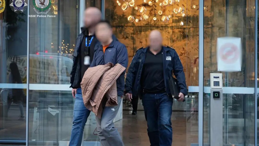 澳洲华人突然被抄家, 2500万资产被冻结!
