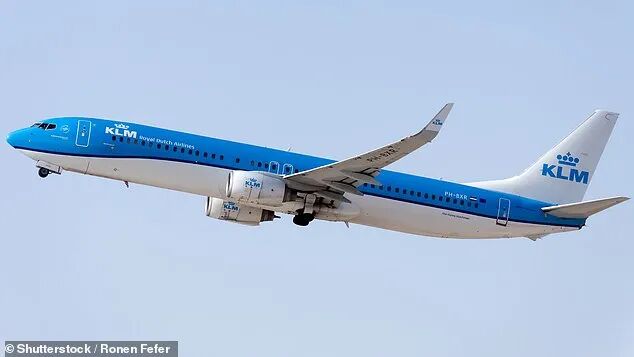 离谱! 客机空中突响爆炸声 座位烧黑 元凶竟是自家公司前CEO!