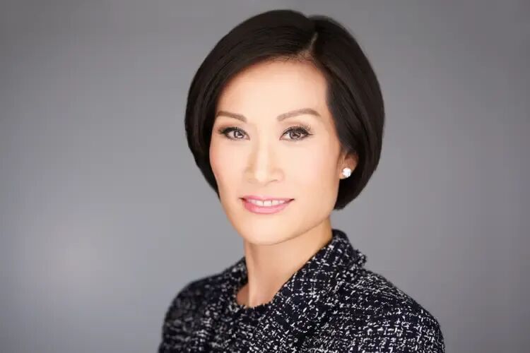 掌管5660亿美元财富帝国，她敲碎了两层天花板：汇丰首位华人女性CEO的25年逆袭路