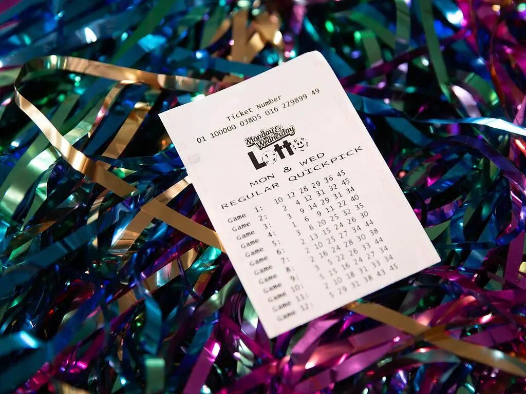 一夜暴富!澳夫妇喜中$480万,时隔7周才领奖,“彩票一直放桌上忘了看”