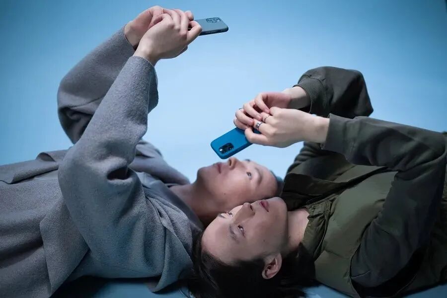 这样玩手机很危险，你却每天都重复