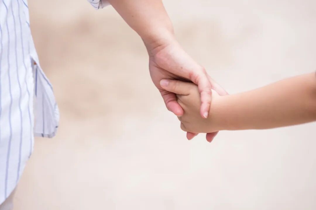 一位母亲称,今天早上,她在奥克兰东区一条繁忙的街道上带儿子去托儿所时遭到性侵犯。图片来源:123RF