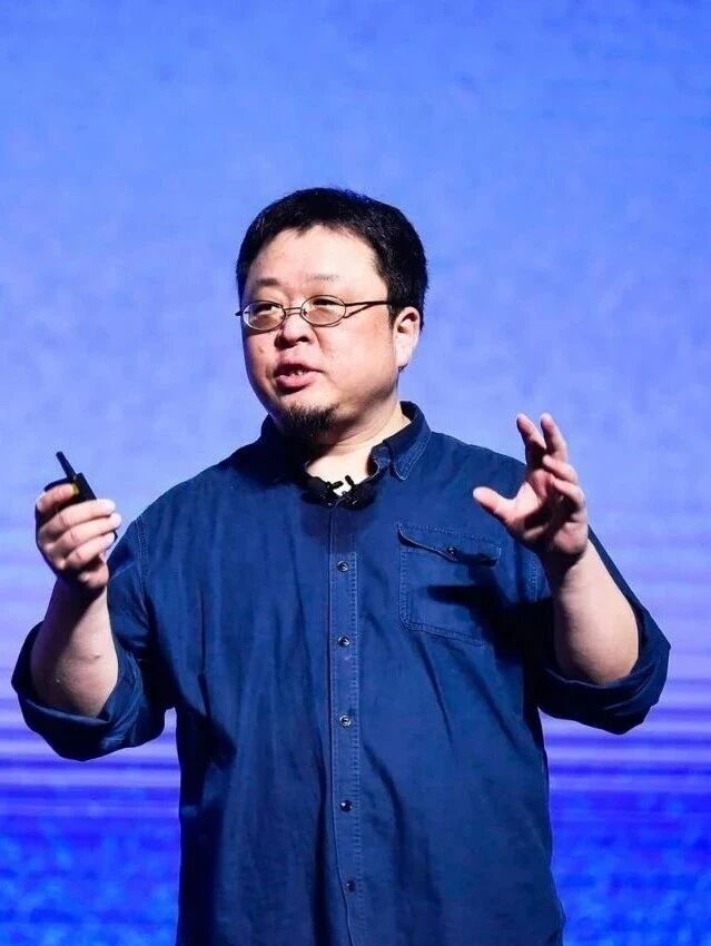 罗永浩回应“4岁男童被指摸臀”事件