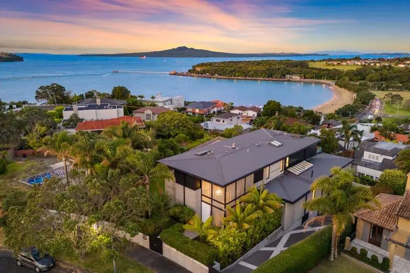 5 Fenton Circus, Orakei, Auckland - Carousel 2