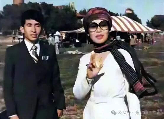 Queen Sirikit: Betrayed the King of Thailand who loves her, cheated on the male bodyguard, the two show their love - iNEWS