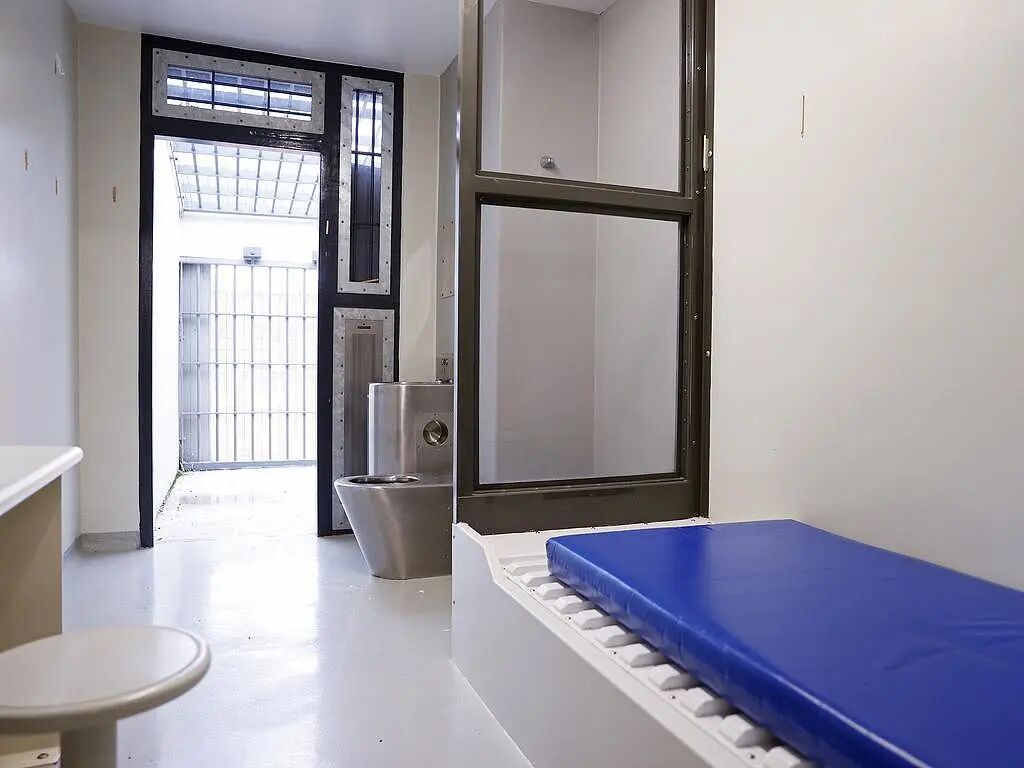 Bondi枪手或被关进“超级监狱”：24小时监控，2平米牢房内度过余生（组图） - 4