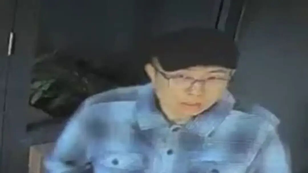 澳男婴遭泼热咖啡严重烫伤！涉案华男消失两年仍在逃，母亲盼讨回公道