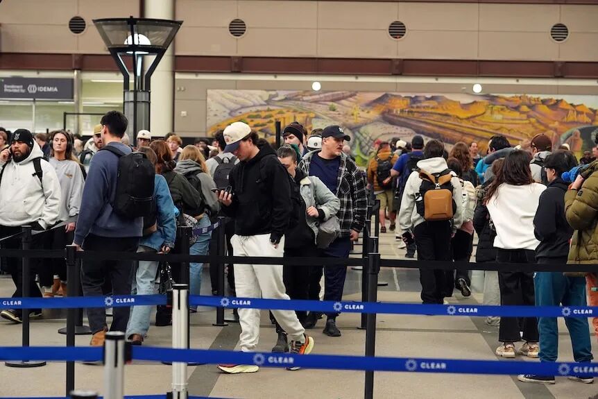 Immigration lawyers provide advice for Australians facing US border security - ABC News
