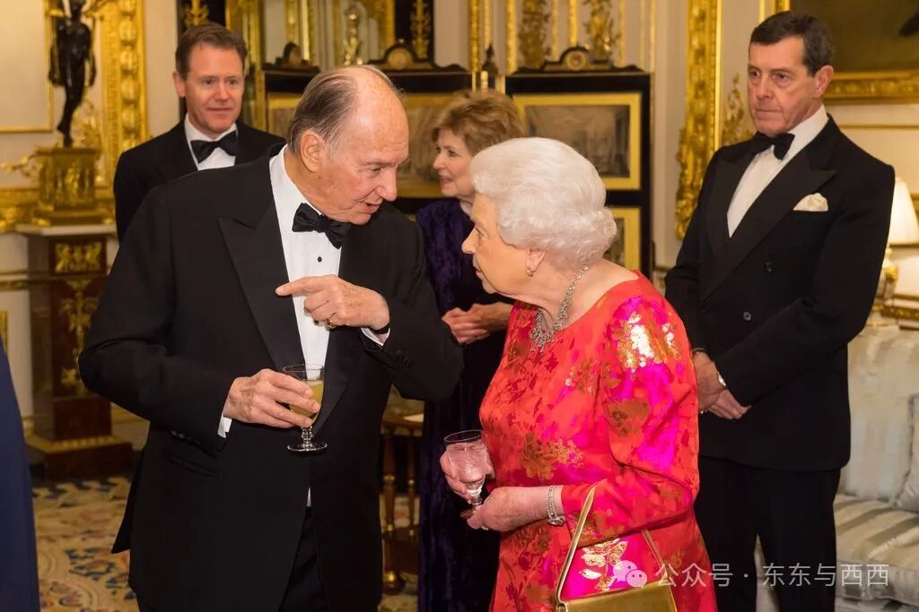 two people chatting at Windsor