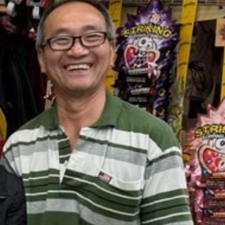 “我们受够了!”澳亚裔店主遭青少年围殴身亡!数百人集会示威,要求法律从严、加强警力巡逻