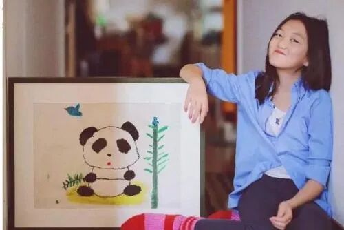 王菲罕见晒自拍照戴女儿李嫣公益珠宝“熊猫与小鸟”项链-手机闽南网