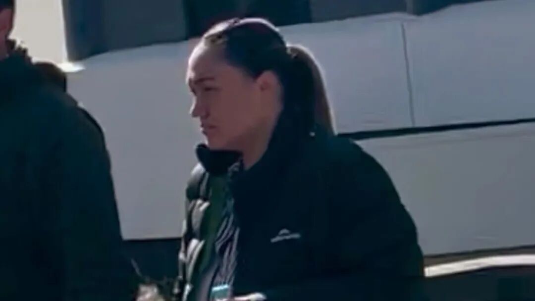 现年38岁、育有五个孩子的汉密尔顿居民帕梅拉·科西尔(Pamela Cossill)今天在汉密尔顿地方法院外接受判决,她因诈骗和盗窃罪被判刑,涉案金额共计203,394加元。照片/贝琳达·菲克(Belinda Feek)