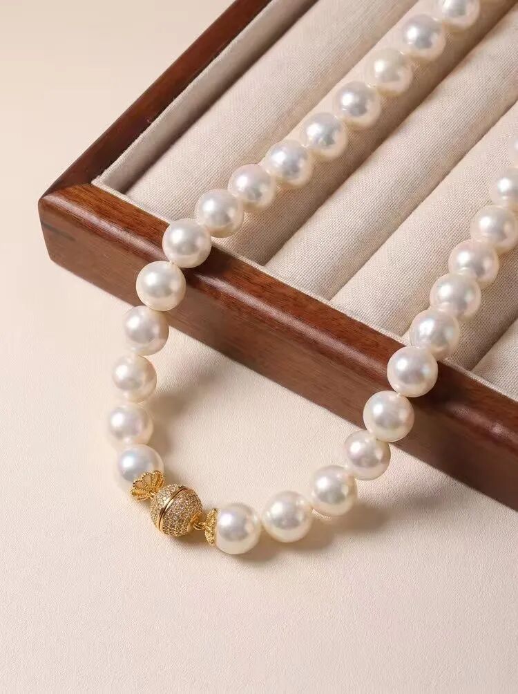 苏娘娘一个人开战斗机上天，48岁身体素质惊人，贵妃扮嫩却被嘲落魄了……