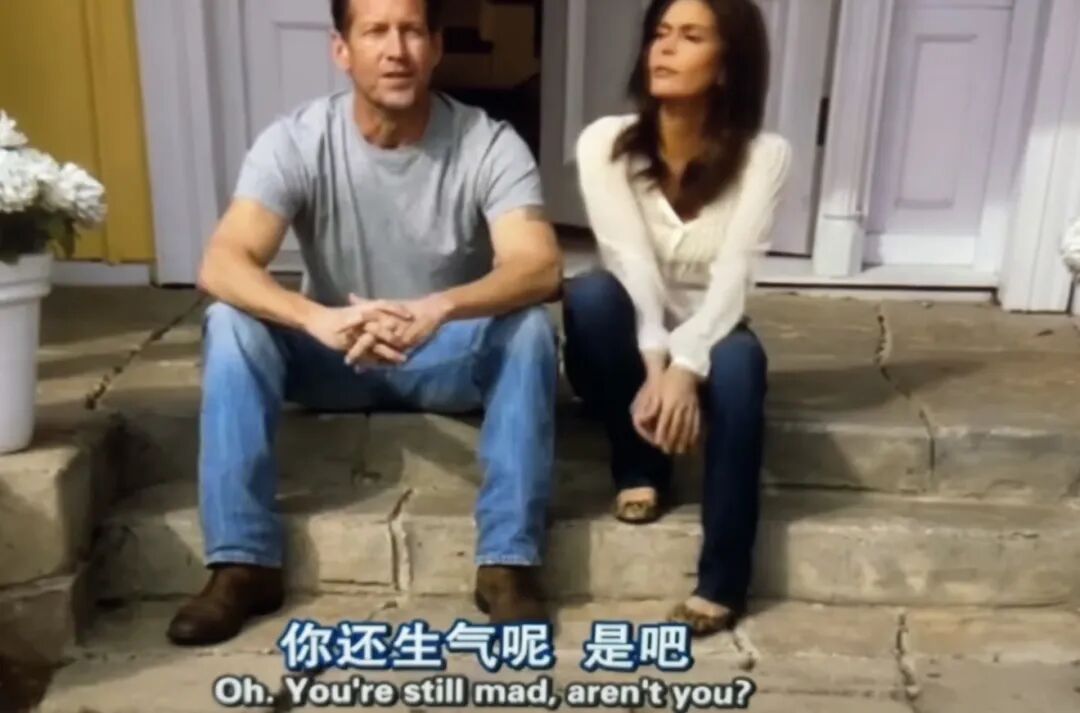 抛弃高跟鞋的年轻人,又捧红了“美丽刑具”