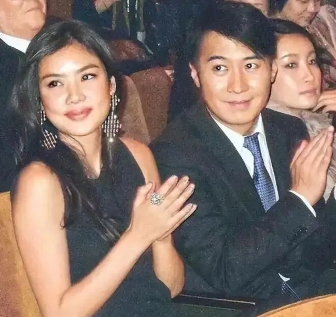 被黎明养了4年,离婚拿1.5亿分手费,如今41岁的乐基儿怎样了