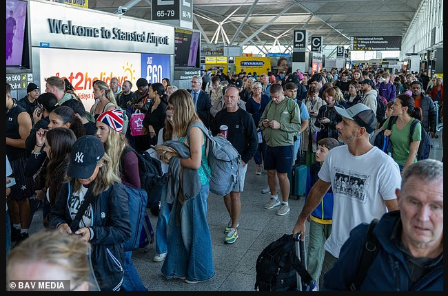 拉完了!空管系统又崩了,625个航班取消,数十万旅客被困