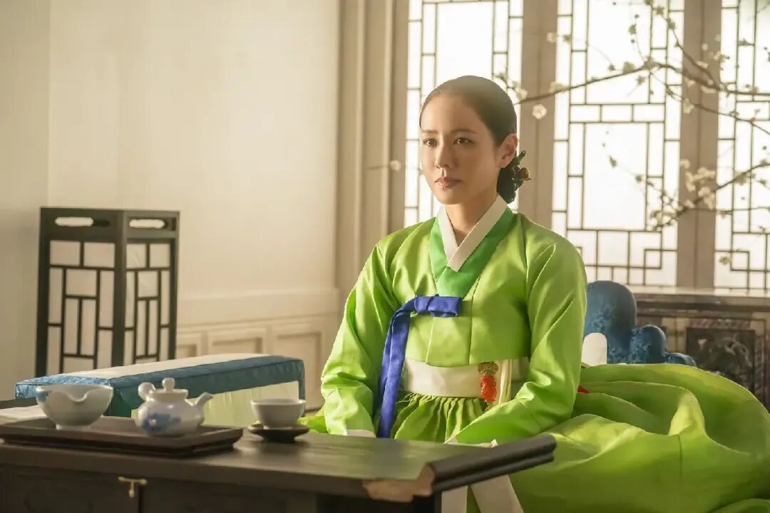 孙艺珍演19禁大尺度韩剧,自曝儿子颜值“不当演员都难”,一家子太有戏了!