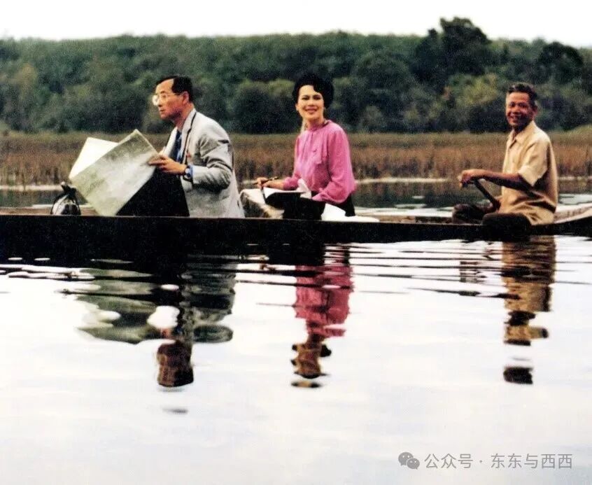Thailand's Queen Sirikit, the Queen Mother, Passes Away at 93 - Laotian Times