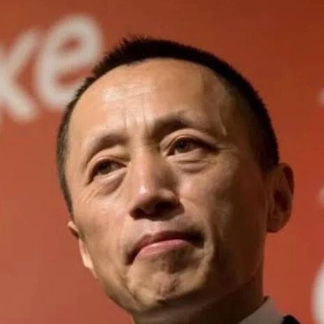 万科前董事会主席郁亮被限制高消费，今年1月从万科退休后疑似失联
