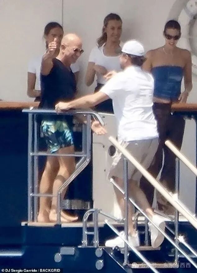 The longtime friends looked in great spirits as they greeted one another, with Leonardo and Jeff sharing a hug