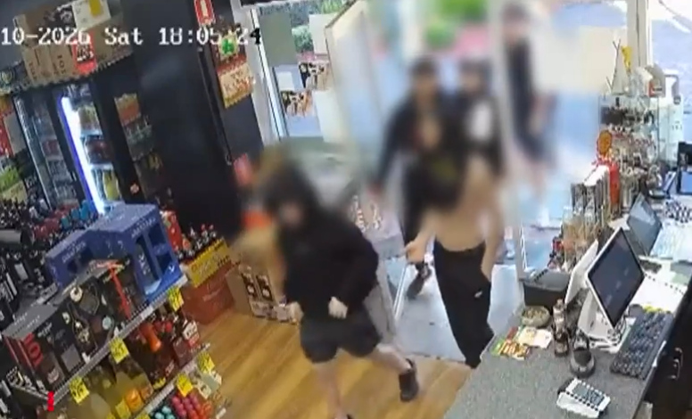 愤怒!悉尼青少年组团闯店打劫!华人店主母子遭疯狂殴打,损失惨重!