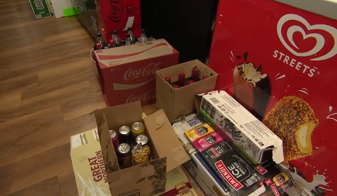 愤怒!悉尼青少年组团闯店打劫!华人店主母子遭疯狂殴打,损失惨重!