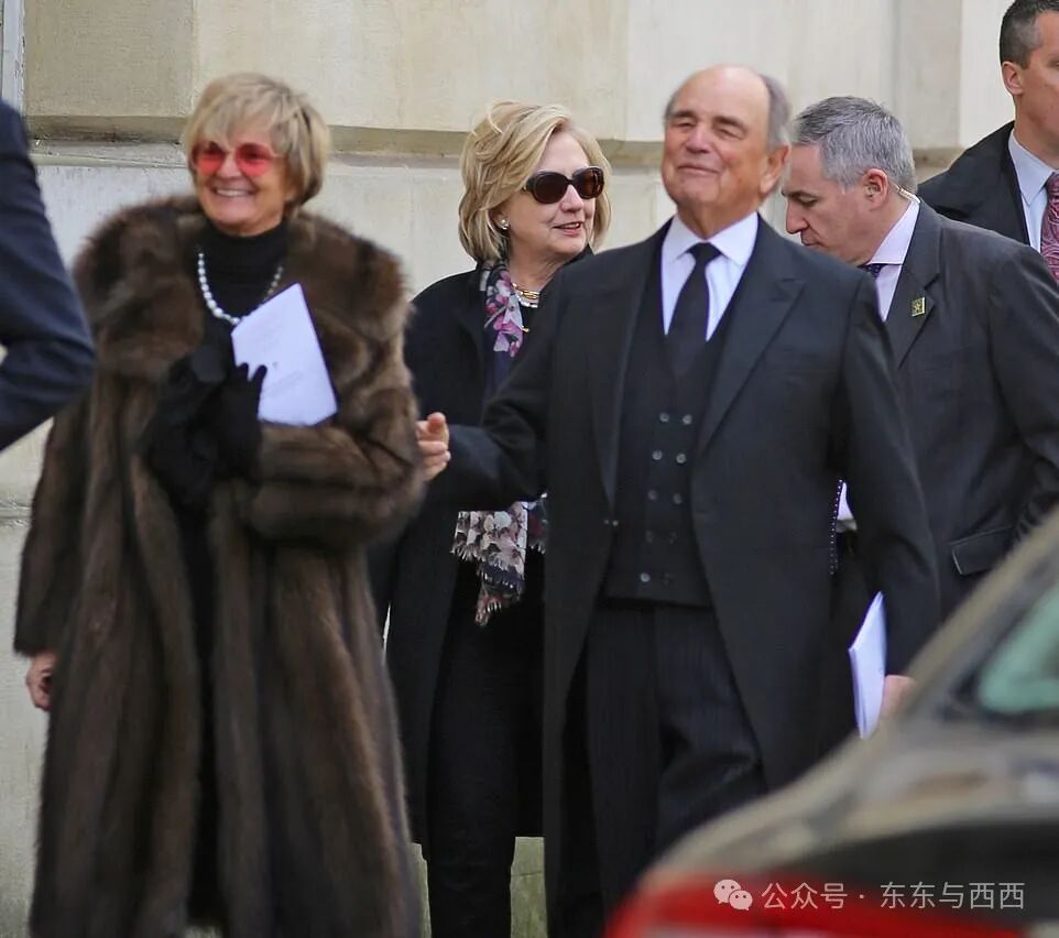 Hillary Clinton and Prince Michael of Kent lead mourners at memorial for  Maya von Schoenburg | Daily Mail Online