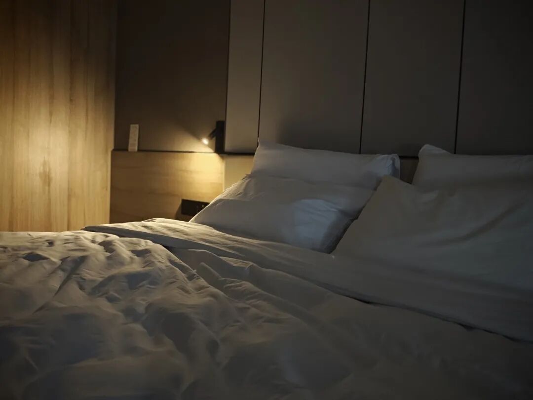 “黄金睡眠时长”出炉！多项研究证实：每天睡8个小时的人可能睡多了