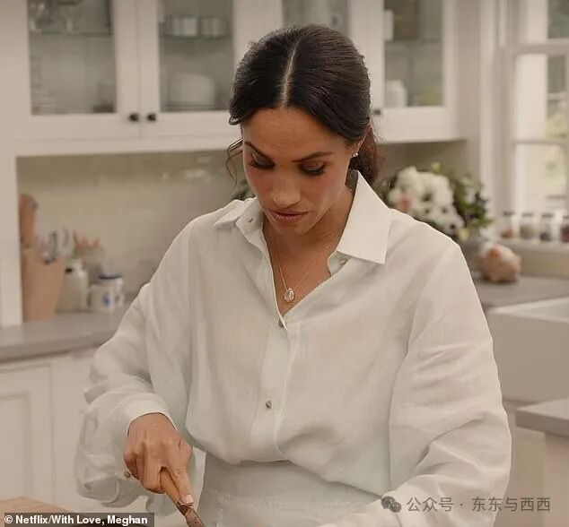 2) Zimmermann shirt, £1,000, and shorts, £400; Logan Hollowell necklace, £3,218; Cartier watch, £21,400; Ariel Gordon bracelet, £4,300; Cartier Love bracelet, £4,550 (jewellery worn throughout)