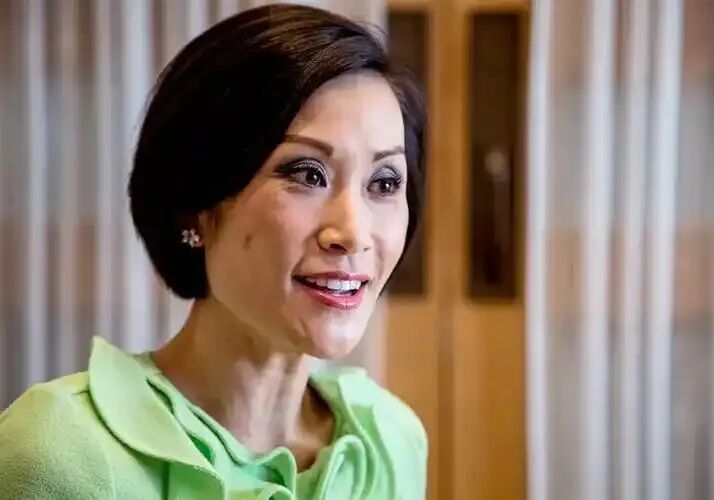 掌管5660亿美元财富帝国，她敲碎了两层天花板：汇丰首位华人女性CEO的25年逆袭路
