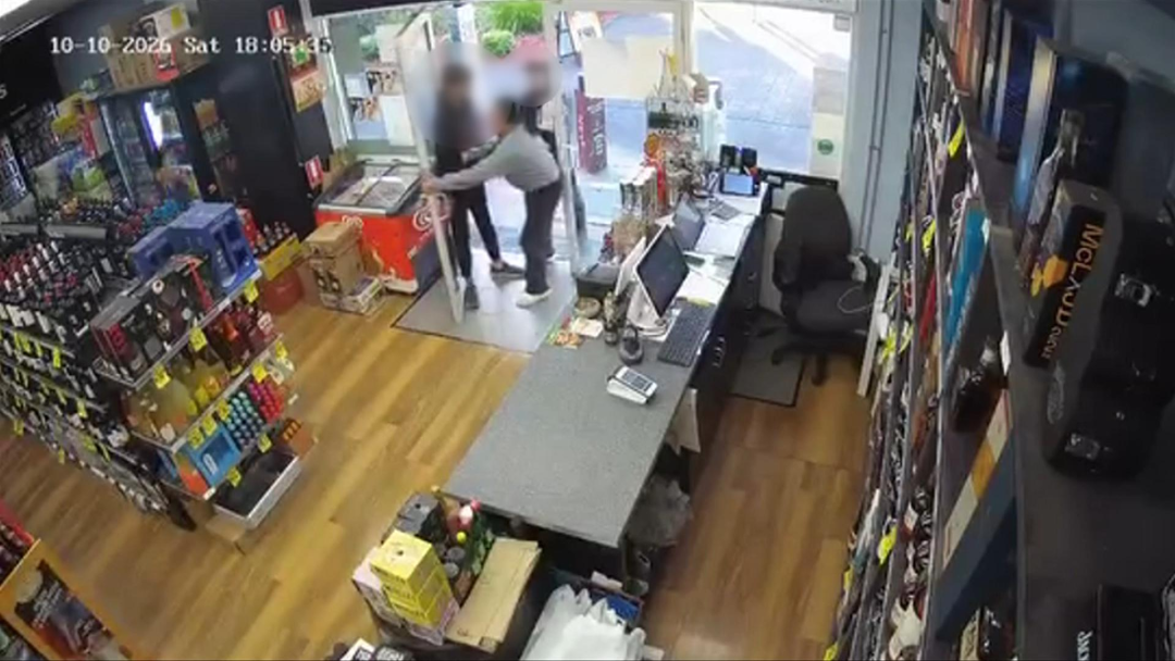 愤怒!悉尼青少年组团闯店打劫!华人店主母子遭疯狂殴打,损失惨重!