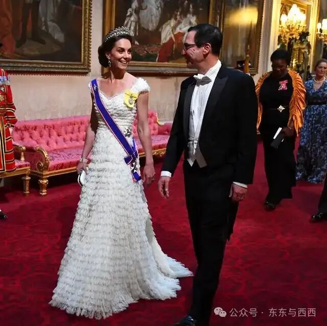 kate middleton alexander mcqueen lover's knot tiara donald trump state banquet