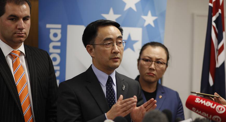 杨健议员公民申请资料再曝光 未揭示其中国军方背景