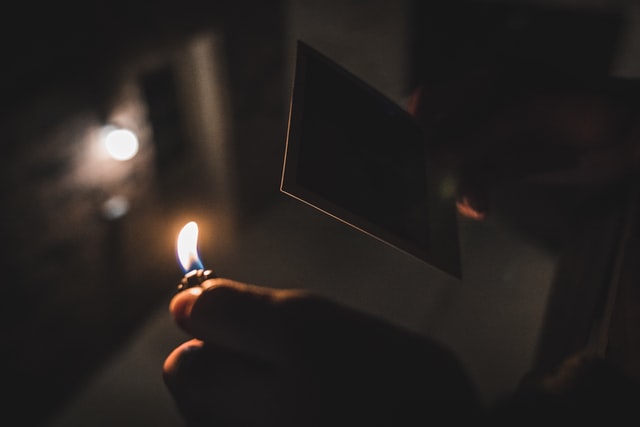 女子广州地铁遭偷拍，路人："这是看得起你"