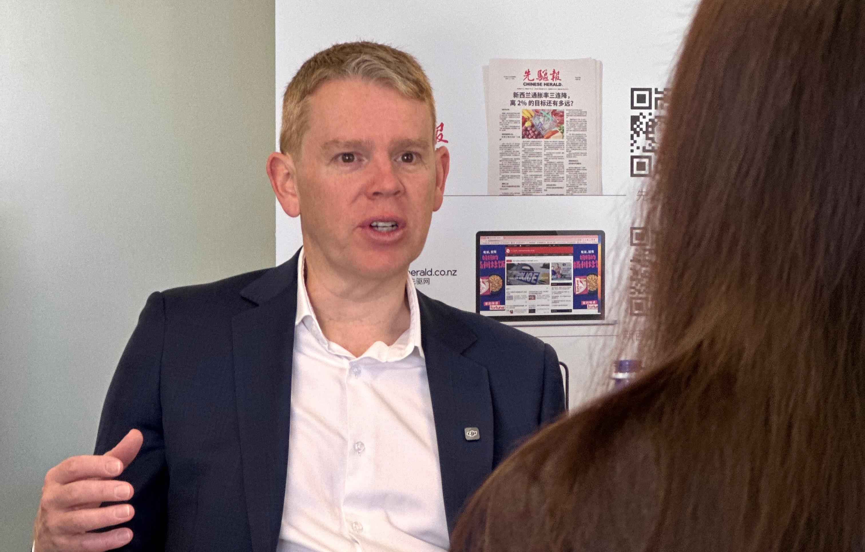 专访工党党魁Chris Hipkins：若我是总理，会撤掉Peters外长职务；谈移民、资本利得税、免费看家医等大选政策